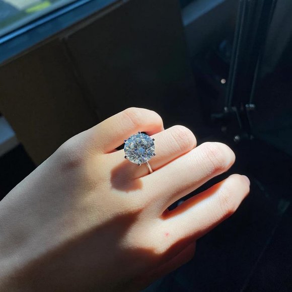 Certified 10ct. t.w. Moissanite Diamond Solitaire Engagement Ring NEW - Picture 7 of 16